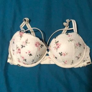 PINK Victoria's Secret Intimates & Sleepwear - Victoria secret bras PINK Victoria's Secret Intimates & Sleepwear - Victoria secret bras